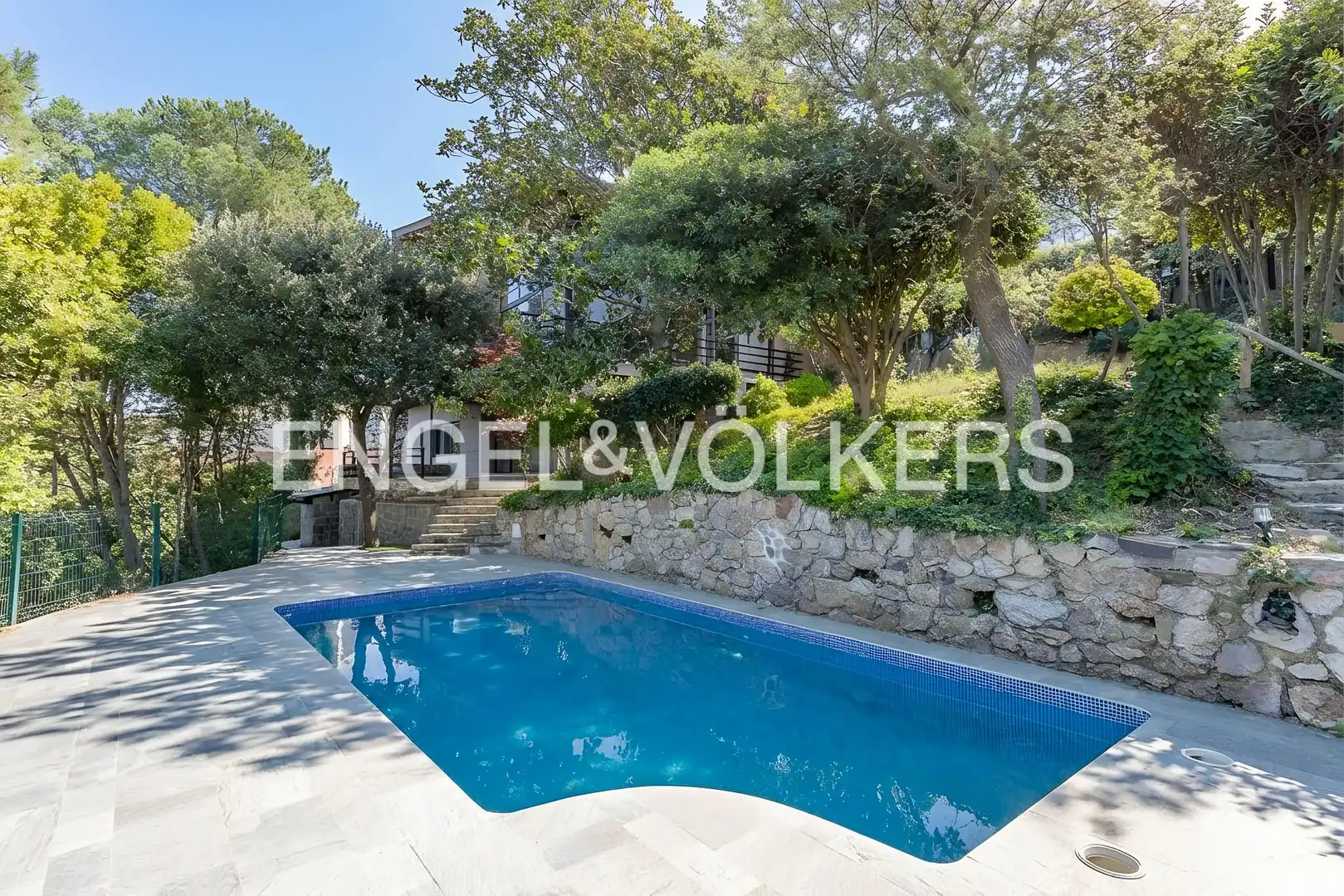 Piscina de Casa o xalet en venda en  Barcelona Capital amb Calefacció, Jardí privat i Parquet