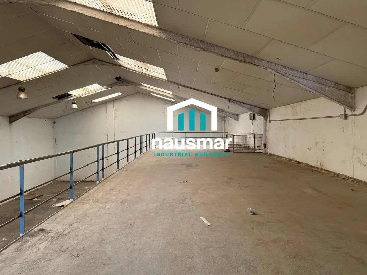 Fabrikhallen zur Miete in La Casilla - Zona Industrial