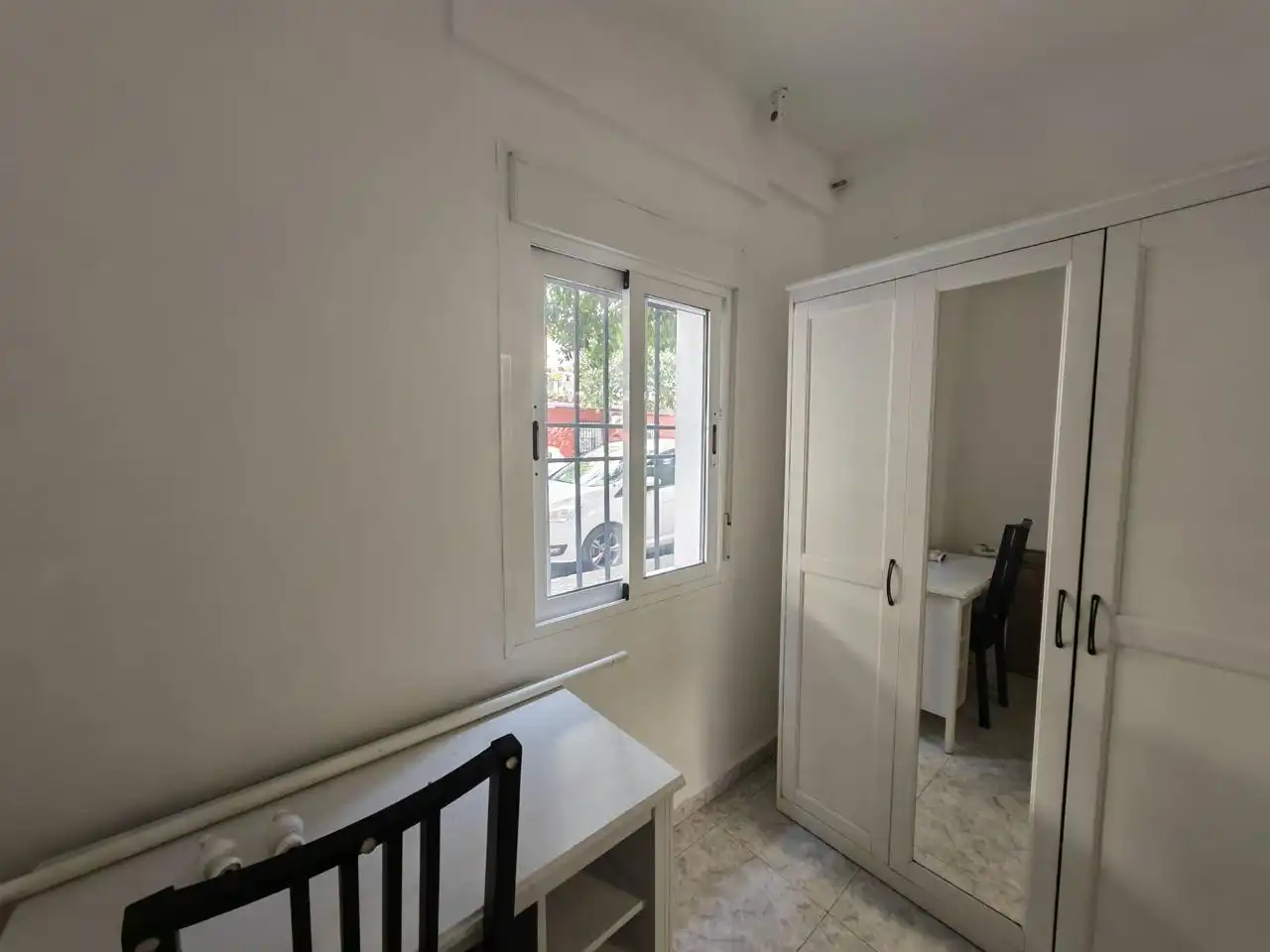 Schlafzimmer von Erdgeschoss zur Miete in Sevilla mit Möbliert