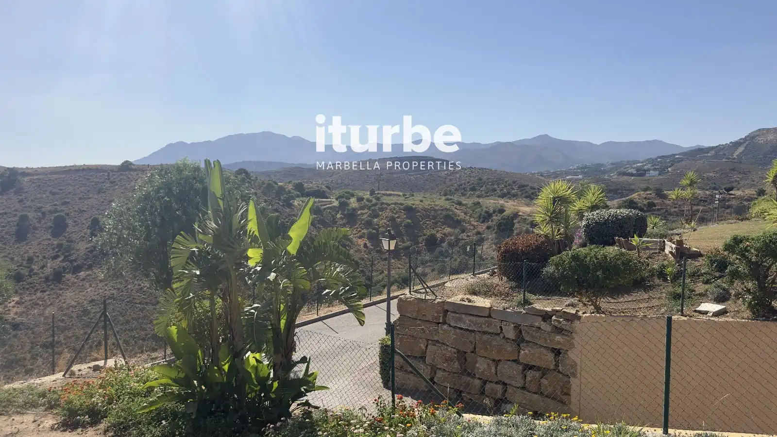Exterior view of Flat for rent in Benahavís  with Air Conditioner, Terrace and Swimming Pool