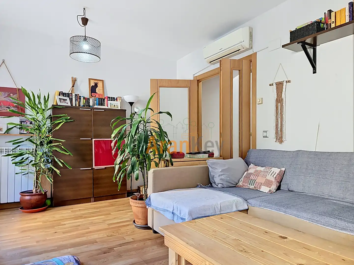 Living room of Flat for sale in Aranjuez  with Air Conditioner and Furnished