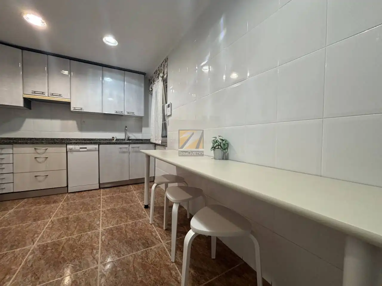 Kitchen of Flat for sale in Milán - Pumarín - Teatinos