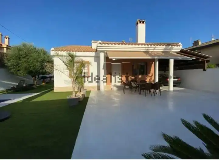 Vista exterior de Casa o chalet en venta en Pilar de la Horadada con Calefacción, Jardín privado y Terraza