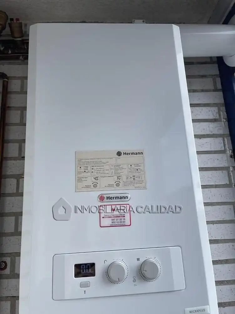 Vista exterior de Piso de alquiler en Burgos con Calefacción, Trastero y Amueblado