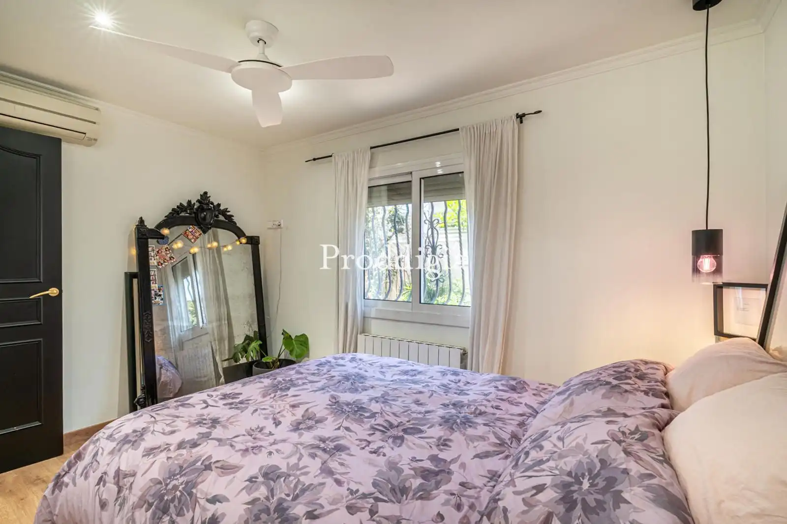 Bedroom of Houses for sale in Cerdanyola del Vallès  with Air Conditioner, Heating and Terrace