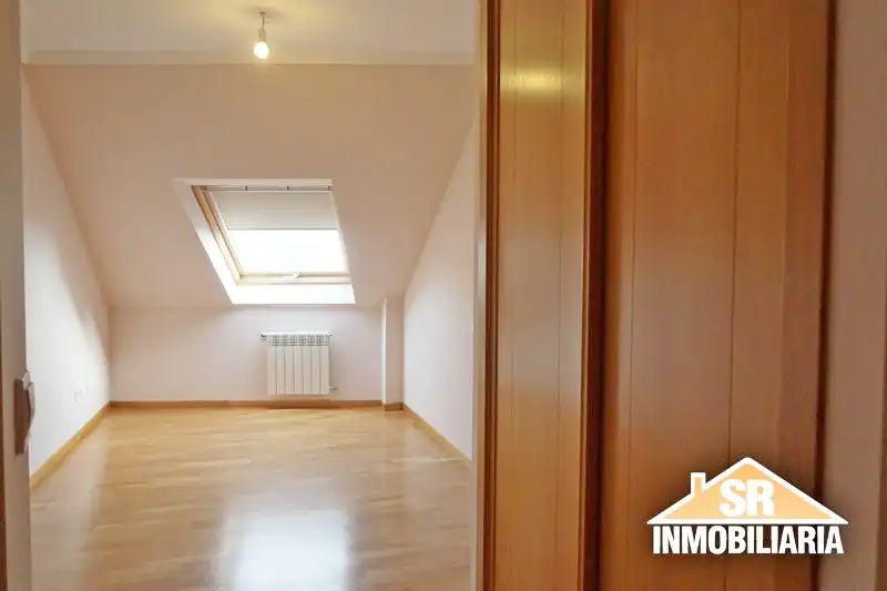Habitación de Piso de alquiler en A Coruña Capital  con Calefacción, Parquet y Horno
