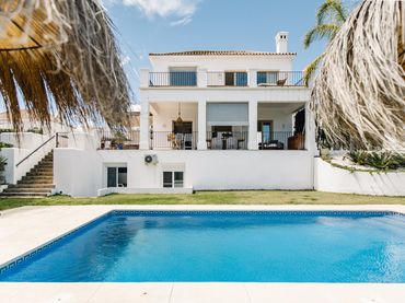 Casa amb piscina en venda a Estepona Pueblo