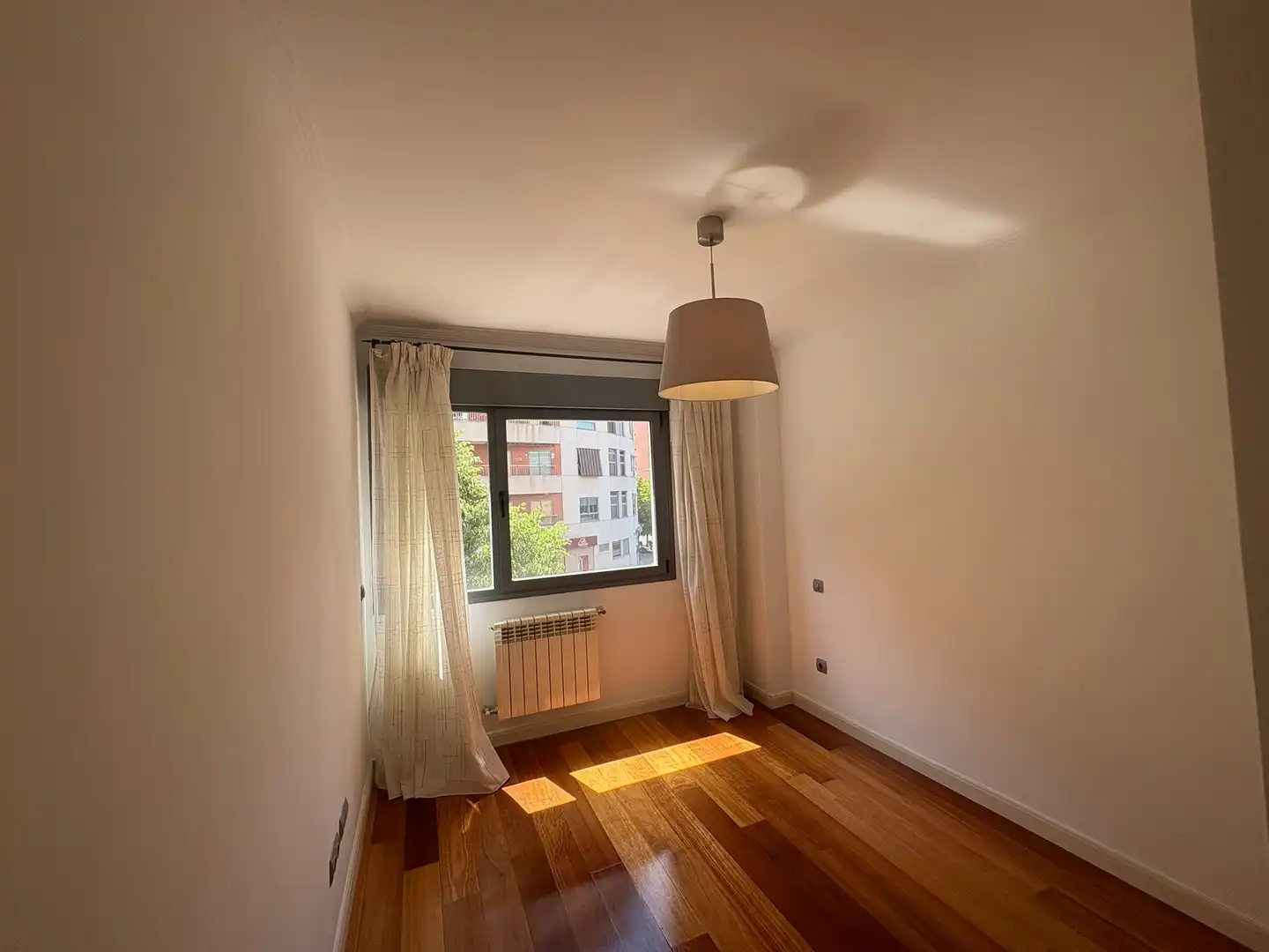 Habitación de Piso de alquiler en Madrid con Aire acondicionado, Calefacción y Jardín privado