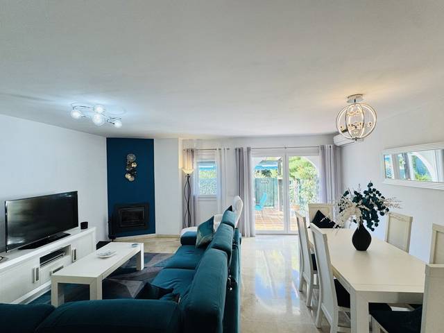 Casa adosada en Venta en Marina Urbanization Casares, 651 en Marina de Casares