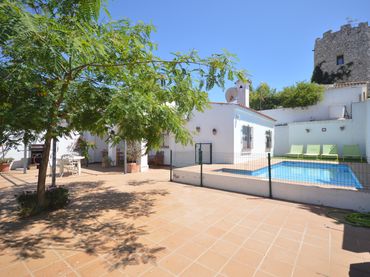 Reihenhaus mit Pool zur Miete in Calle de Sevilla 96
