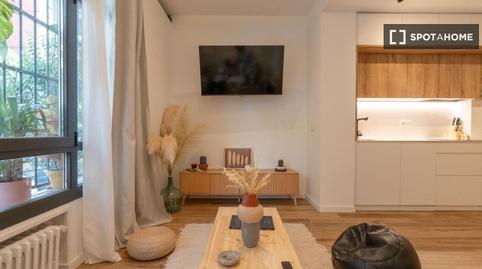 Foto 2 de Estudi per a compartir a Pacífico, Madrid