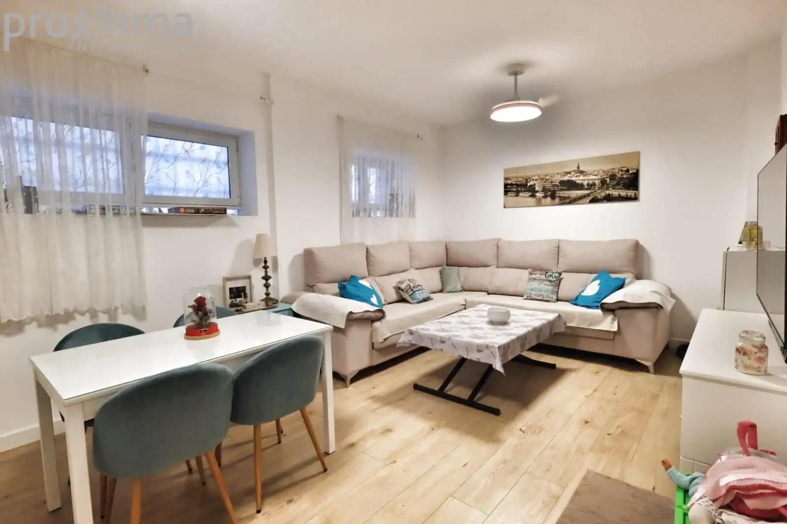 Sala d'estar de Planta baixa en venda en Sevilla amb Aire condicionat i Moblat