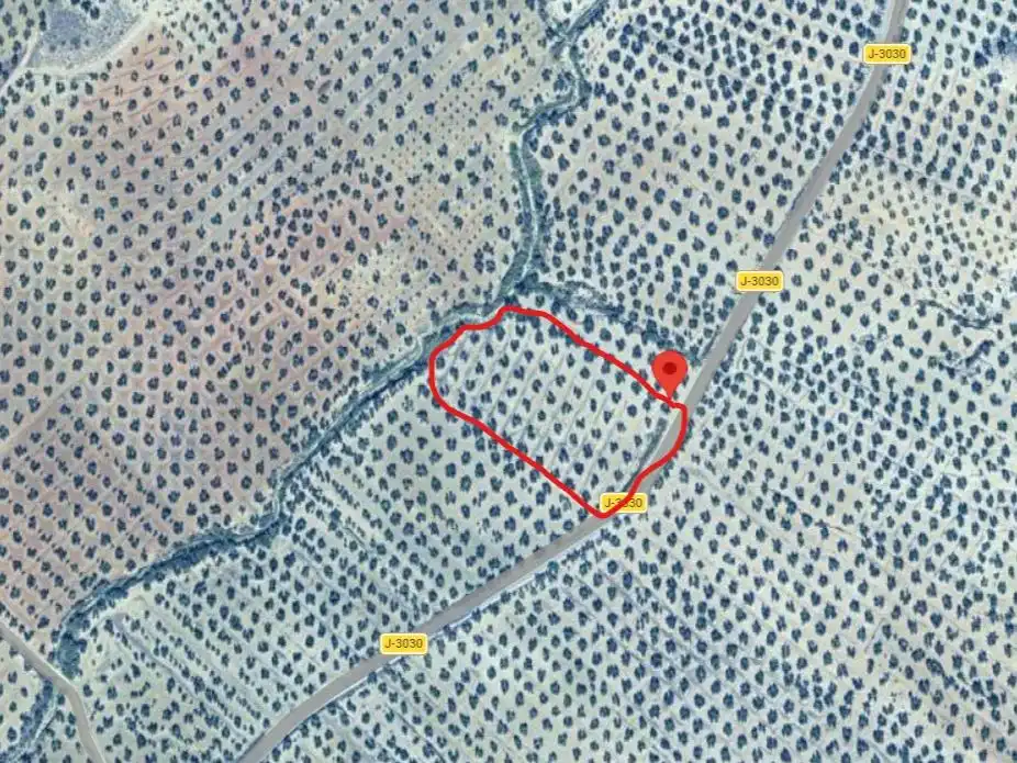 Land for sale in Baeza