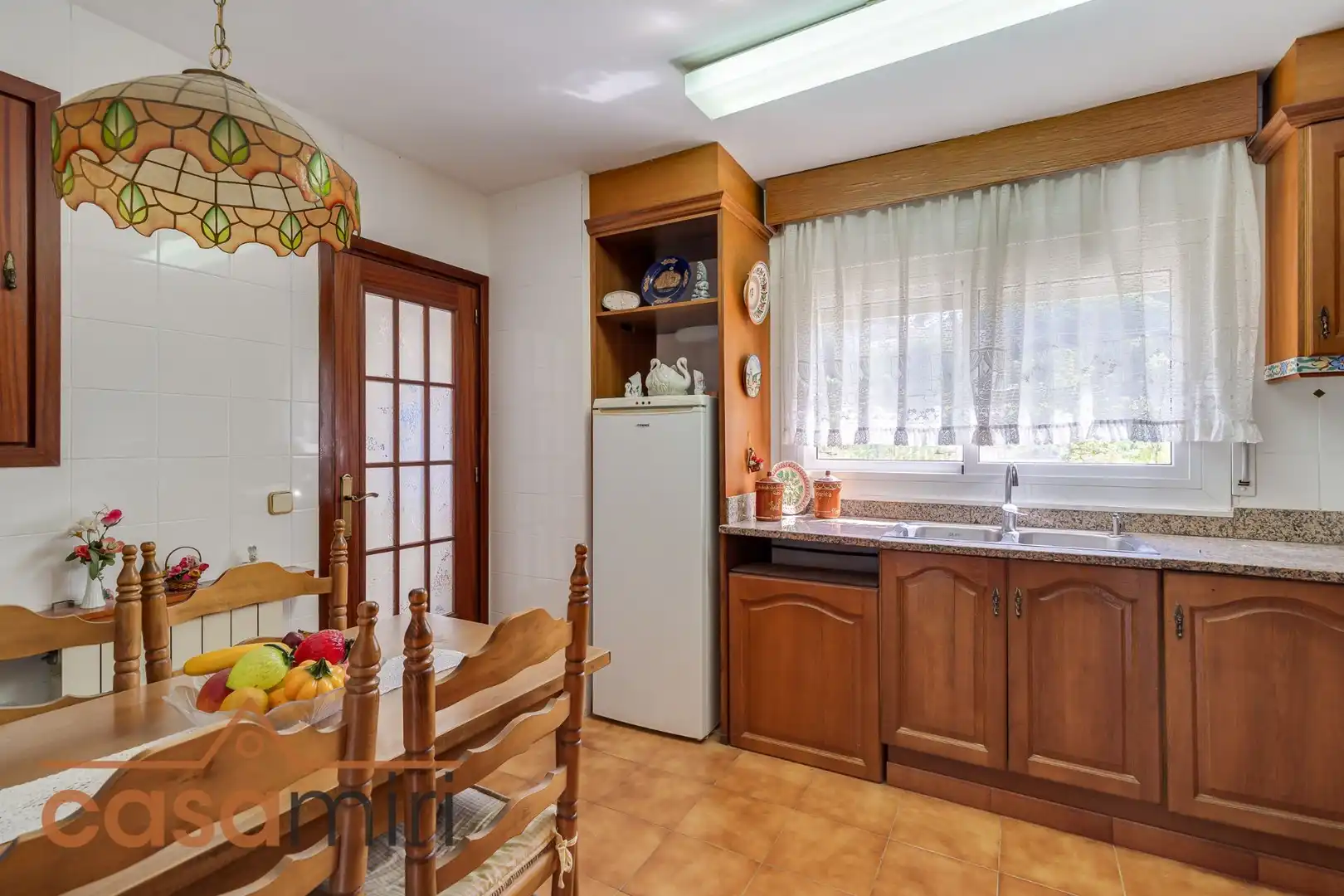 Cuina de Casa o xalet en venda en Arenys de Mar amb Calefacció, Jardí privat i Terrassa