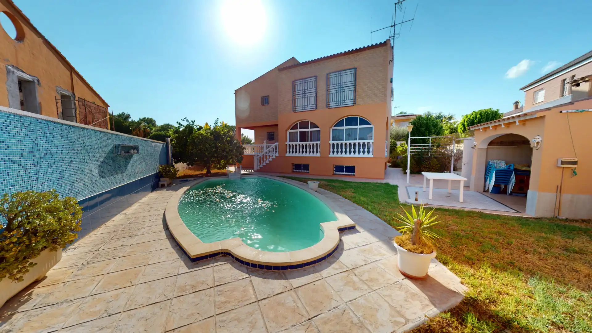 Schwimmbecken von Haus oder Chalet zum Verkauf in Mutxamel mit Klimaanlage, Privatgarten und Terrasse
