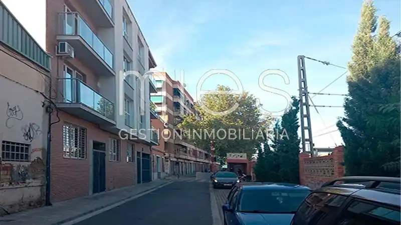 Vista exterior de Edificio en venta en Benetússer