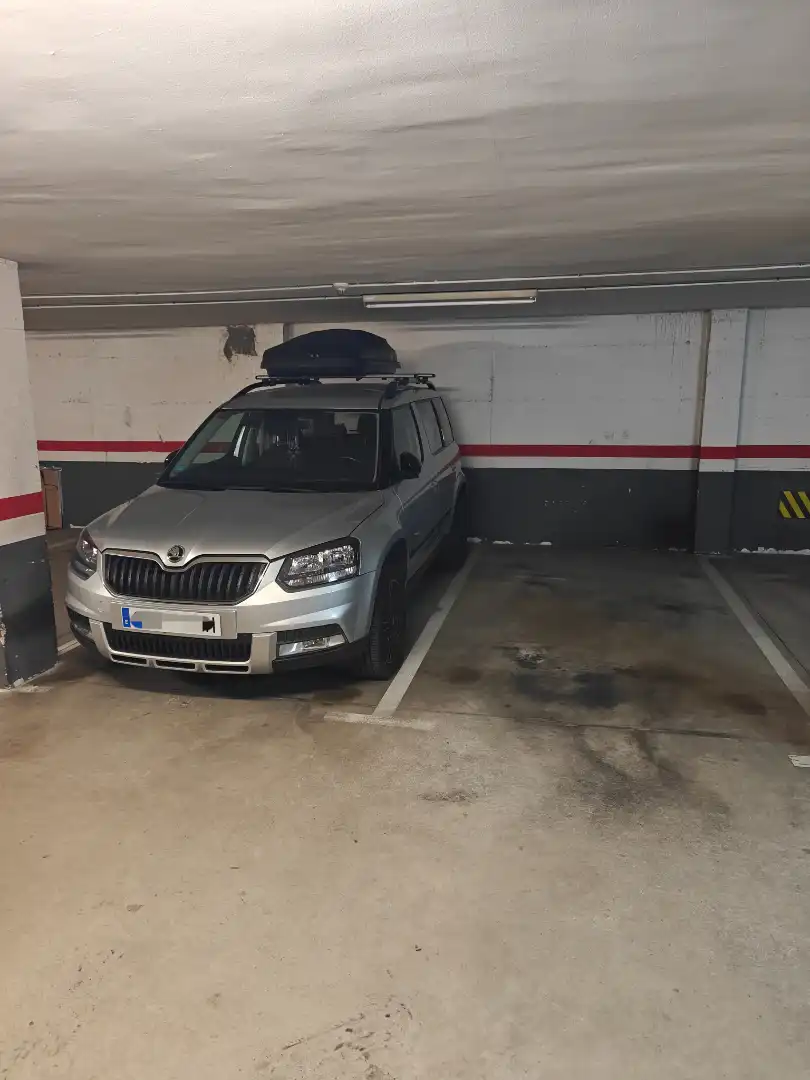Parkplatz von Einfamilien-Reihenhaus zum Verkauf in Premià de Mar mit Klimaanlage, Heizung und Parkett