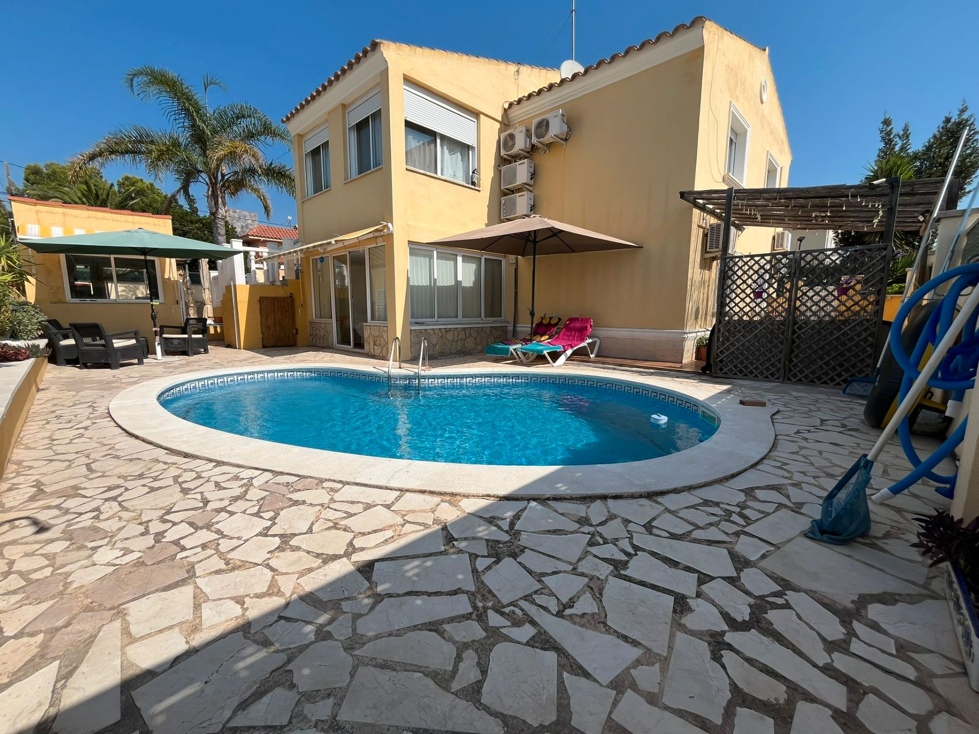 Piscina de Casa o xalet en venda en L'Ametlla de Mar  amb Aire condicionat, Jardí privat i Terrassa