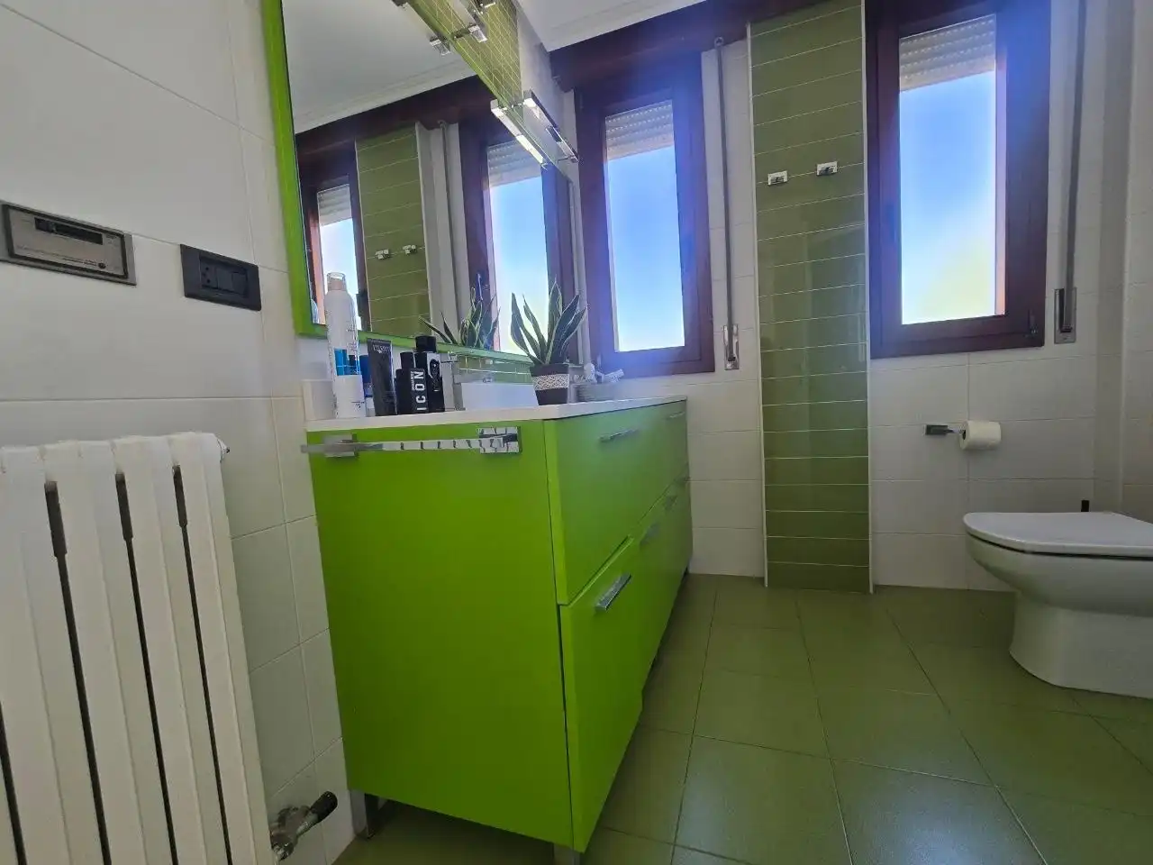 Baño de Casa o chalet en venta en  Logroño con Calefacción, Jardín privado y Terraza