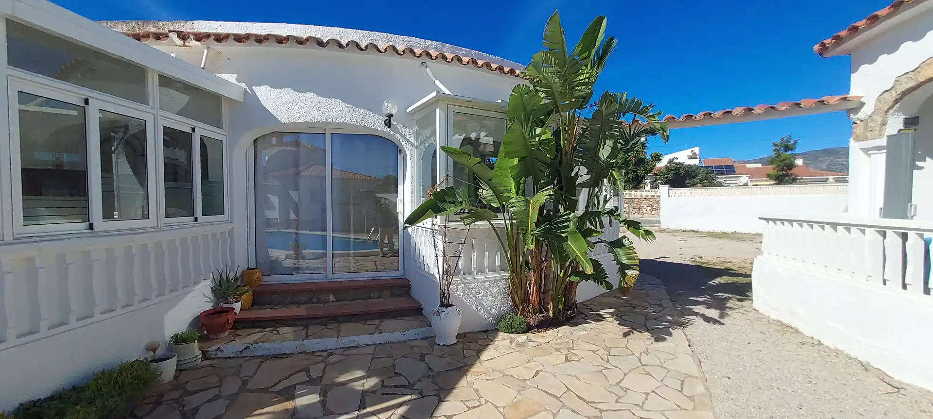 Semi-detached house with pool for sale in Carrer Illes Canaries, imagen 5