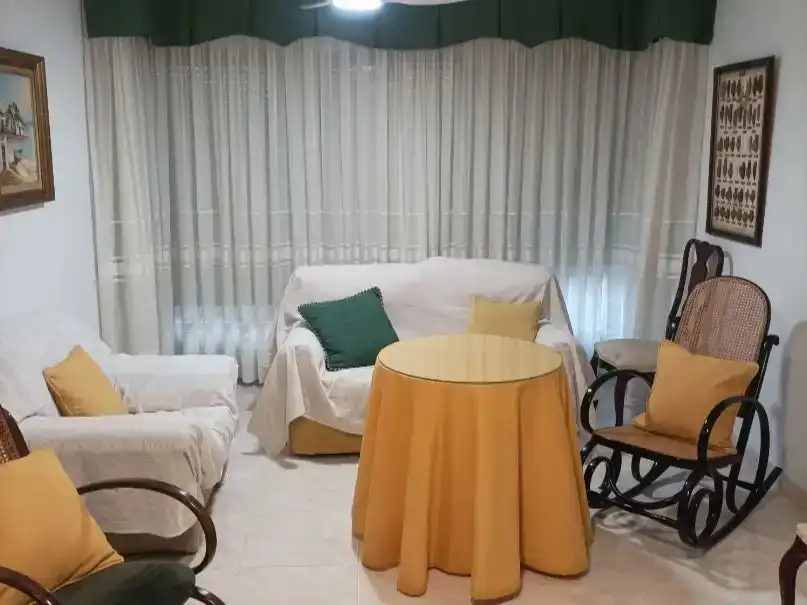 Sala d'estar de Pis de lloguer en Mazarrón amb Aire condicionat i Moblat