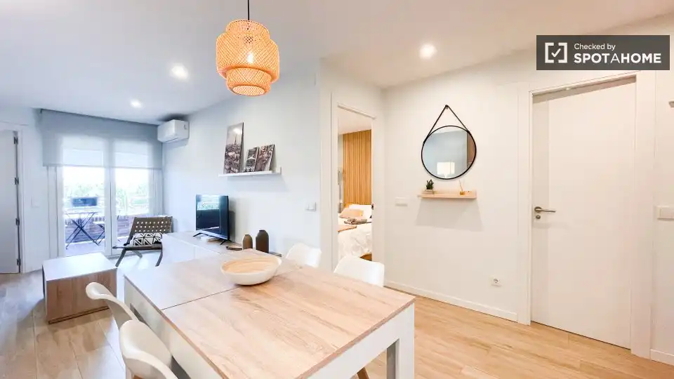Living room of Flat for rent in Madrid  with Air Conditioner, Heating and Furnished