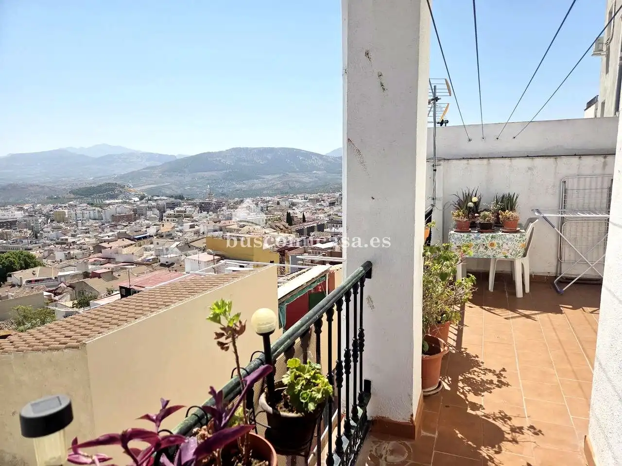 Vista exterior de Casa adosada en venda en Jaén amb Aire condicionat, Terrassa i Moblat