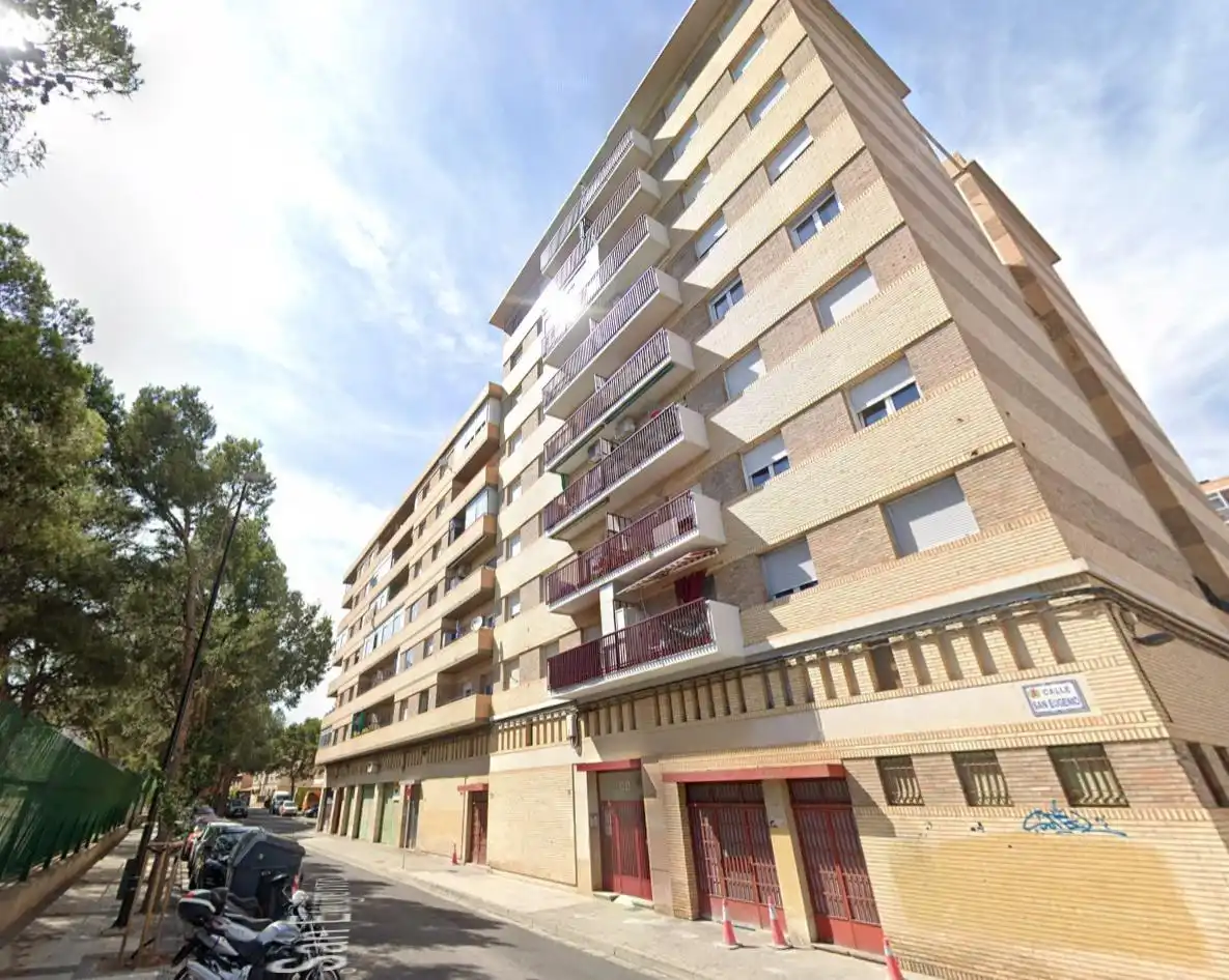 Vista exterior de Piso en venta en  Zaragoza Capital con Calefacción