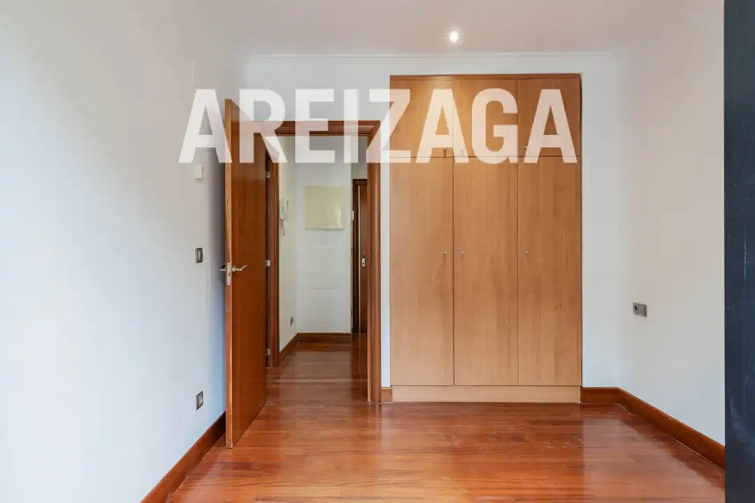 Bedroom of Flat for sale in Donostia - San Sebastián   with Heating and Balcony