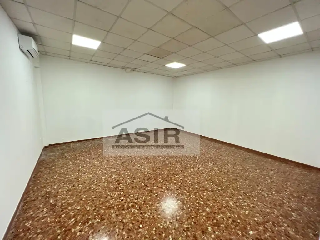 Industrial buildings for rent in Favara