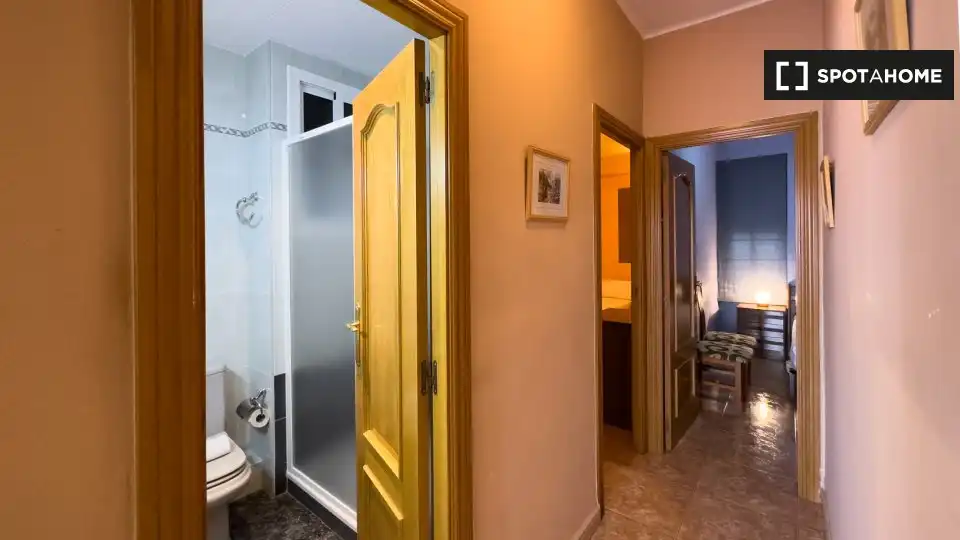 Bathroom of Apartments for share in Barcelona  with Air Conditioner, Terrace and Furnished
