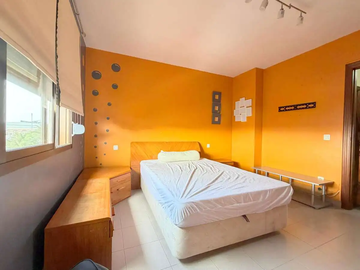 Habitación de Casa adosada en venta en Argana Alta - Maneje