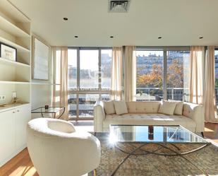 Living room of Flat to rent in  Barcelona Capital  with Air Conditioner, Heating and Parquet flooring