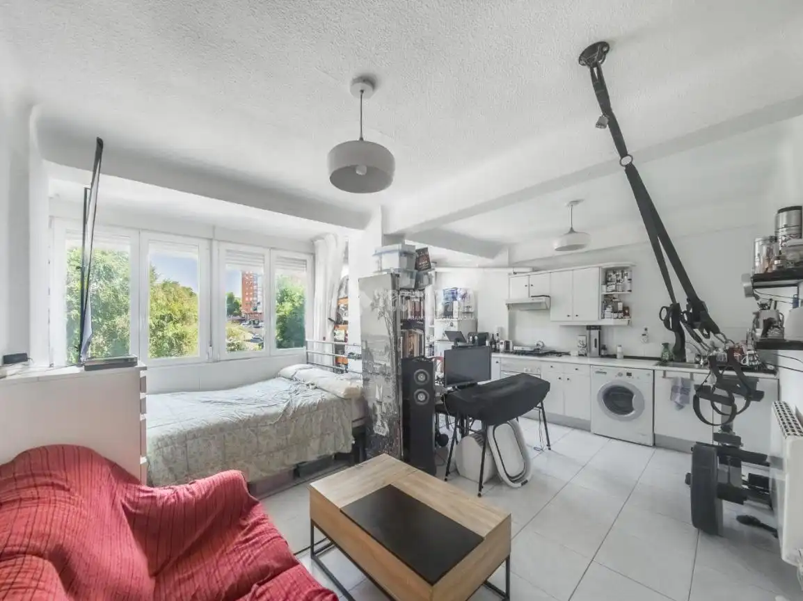Habitación de Estudio en venta en Madrid con Calefacción