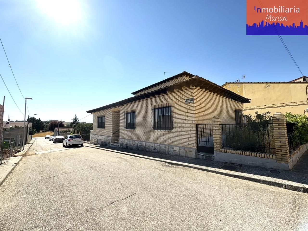 Vista exterior de Casa o xalet en venda en Aranda de Duero amb Calefacció, Jardí privat i Terrassa