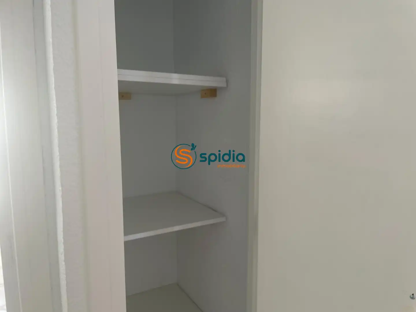 Habitación de Apartamento de alquiler en Águilas con Balcón