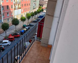 Vista exterior de Pis de lloguer en Bilbao  amb Calefacció, Moblat i Forn