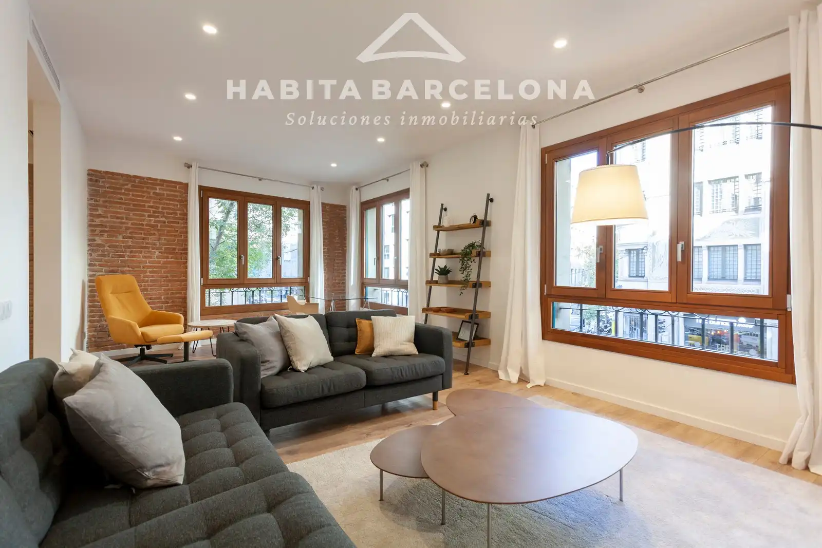 Sala de estar de Piso de alquiler en Barcelona con Aire acondicionado, Calefacción y Parquet