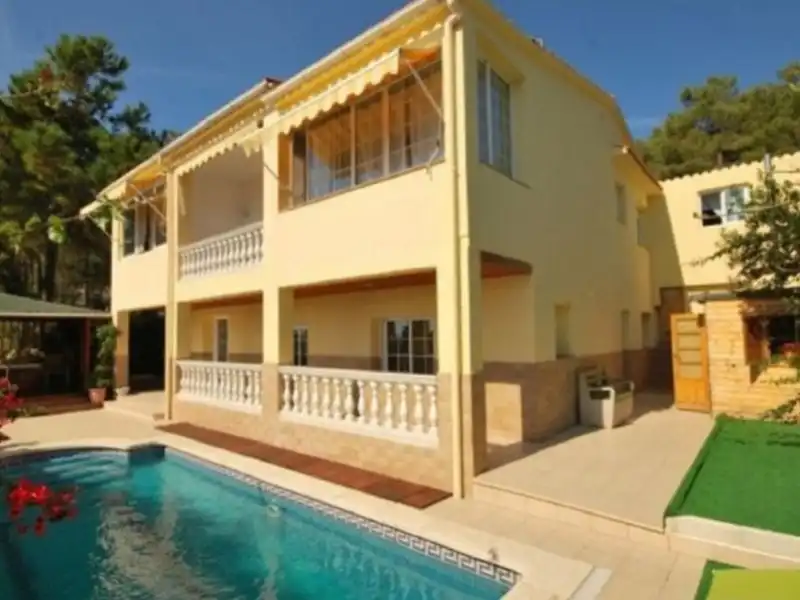 Casa con piscina in vendita a Centre