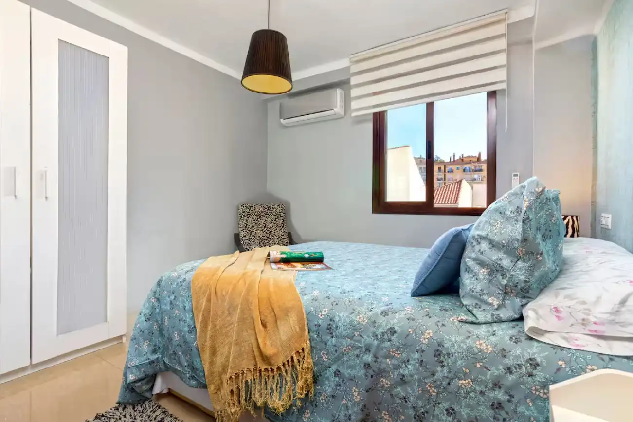 Schlafzimmer von Wohnungen zur Miete in Málaga mit Klimaanlage, Heizung und Parkett
