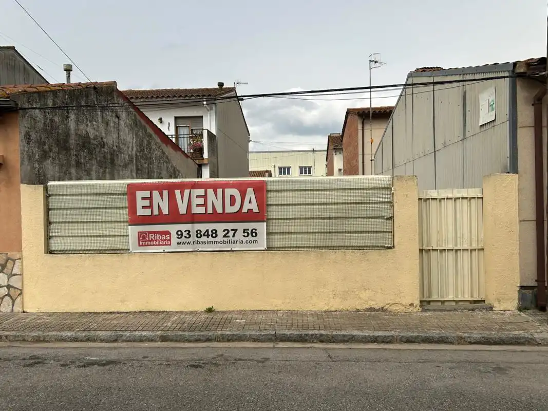 Terreny residencial en venda a Carrer Cristòfol Colom
