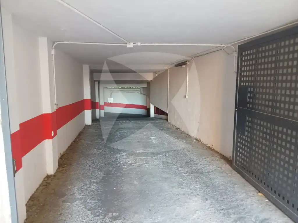 Garatge de lloguer a Plaza de Antonio Zoido Diaz, Maria Auxiliadora - Barriada de Llera