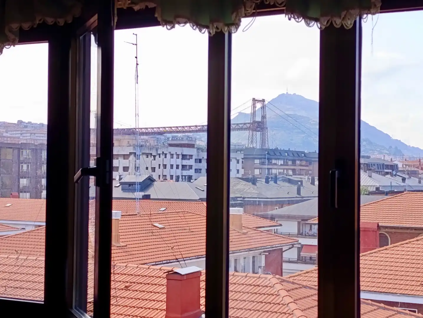 Außenansicht von Dachboden zum Verkauf in Getxo  mit Heizung, Terrasse und Ofen