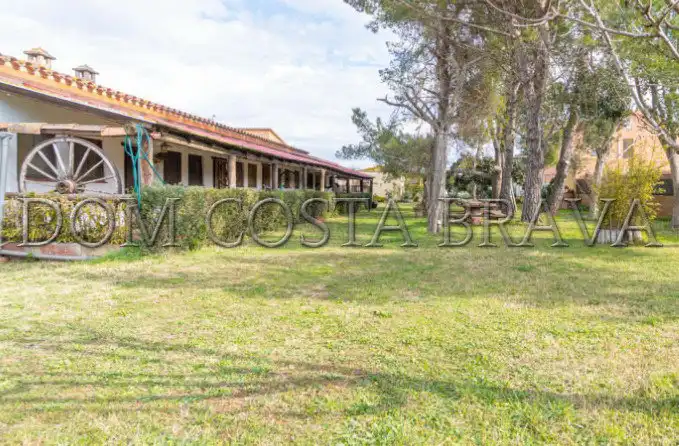 Casa o xalet en venda en Viladamat amb Aire condicionat, Calefacció i Moblat