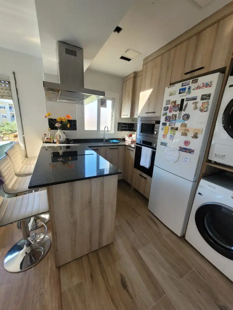 Küche von Wohnung zum Verkauf in El Prat de Llobregat mit Klimaanlage, Heizung und Ofen