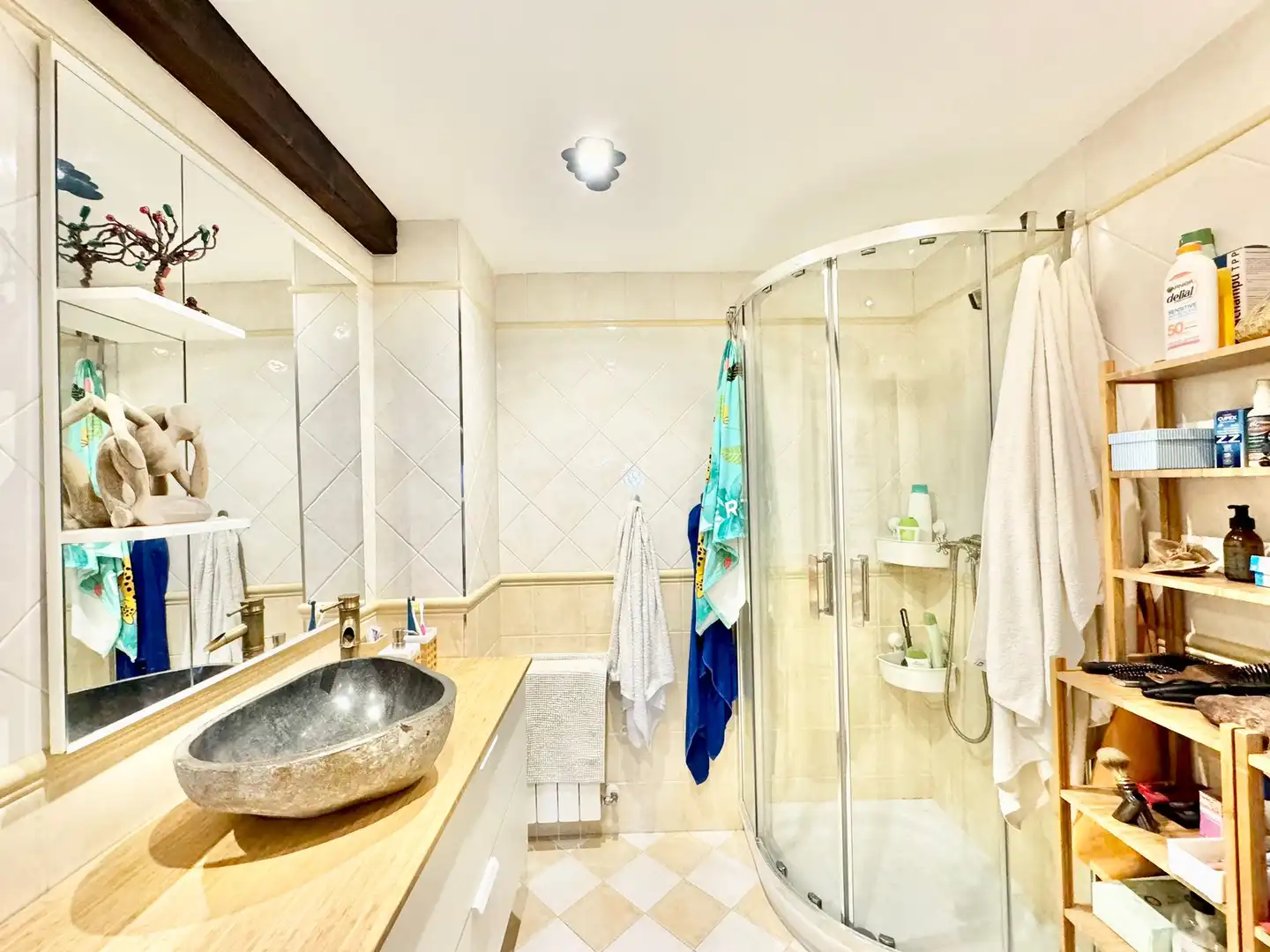 Badezimmer von Country house zum Verkauf in Condado de Treviño mit Möbliert