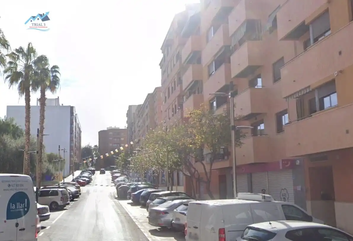 Piso con terraza en venta en Calle GERMANIES, imagen 2