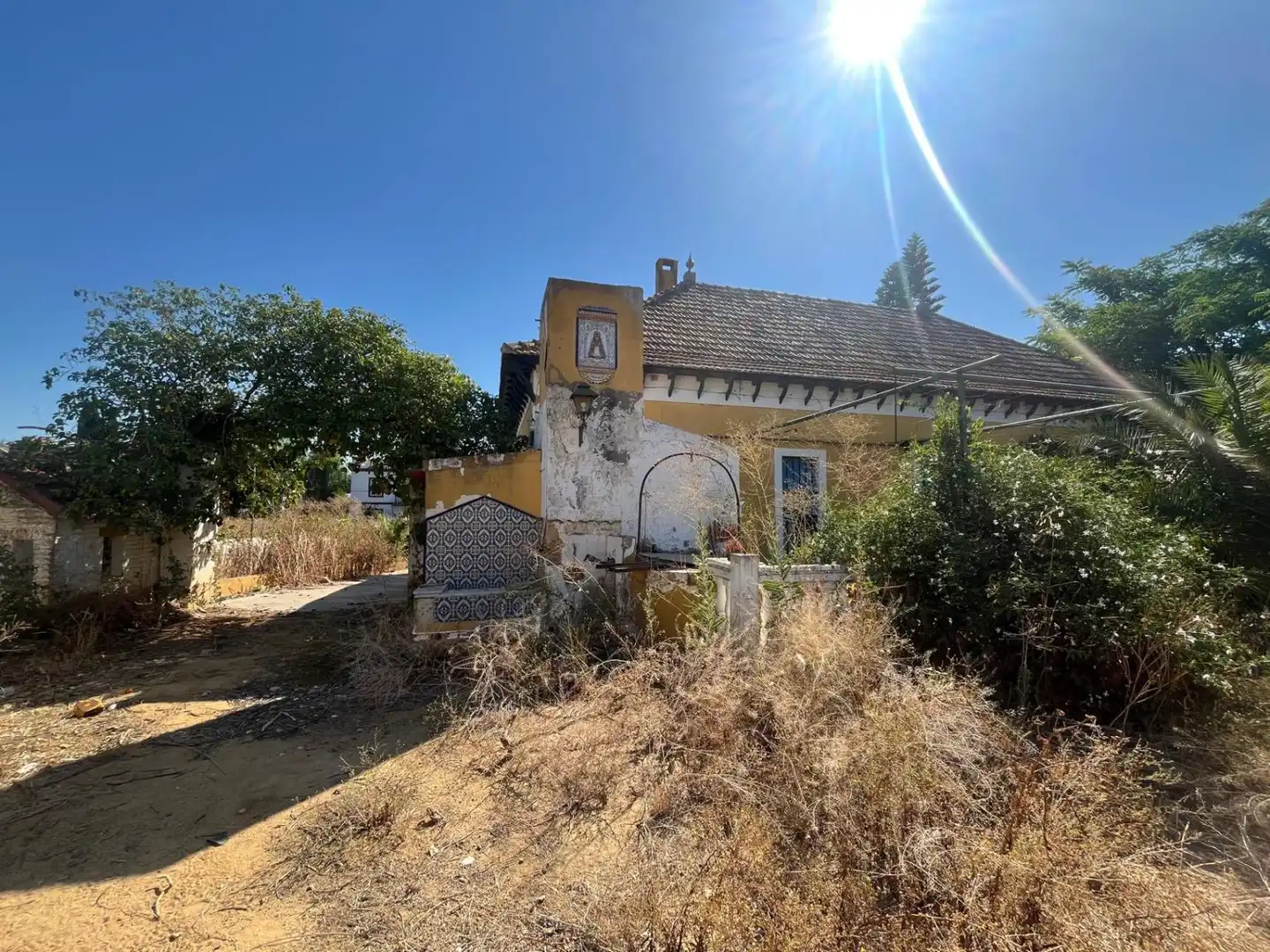 Exterior view of Houses for sale in Dos Hermanas