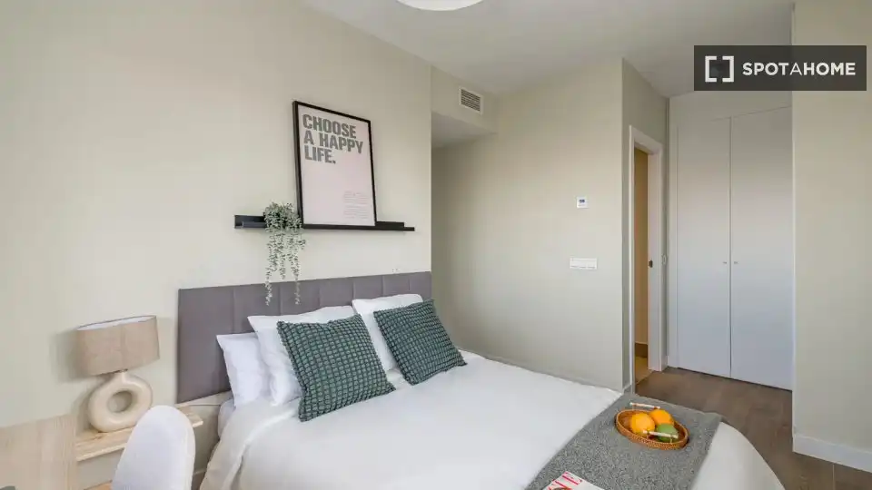 Bedroom of Flat for rent in Madrid  with Air Conditioner, Heating and Furnished