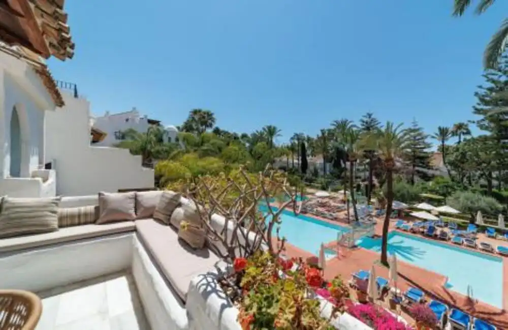 Jardí de Apartament de lloguer en Marbella amb Aire condicionat, Terrassa i Piscina